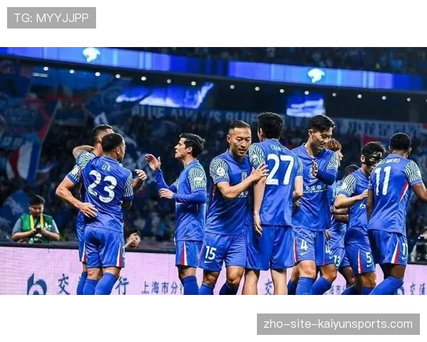 上海海港主场热力沸腾 球迷激情助阵创三万上座新高